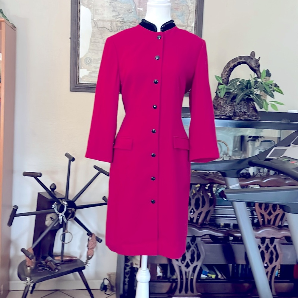Kasper Elegant Hot Pink Long Sleeve Dress with Black Velvet beaded collar